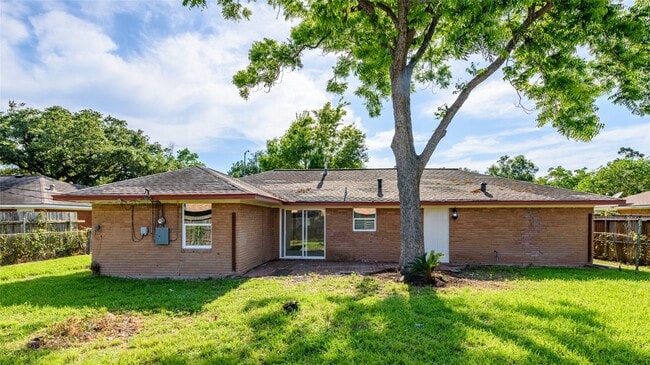 Building Photo - 9109 Lugary Dr