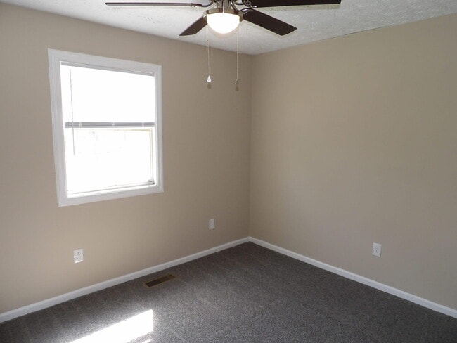 Building Photo - 432 Harrodsburg Ln