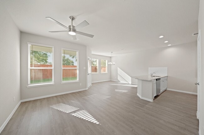 Building Photo - 831 Oakland Dr