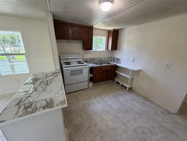 Building Photo - 8979 Gladewood