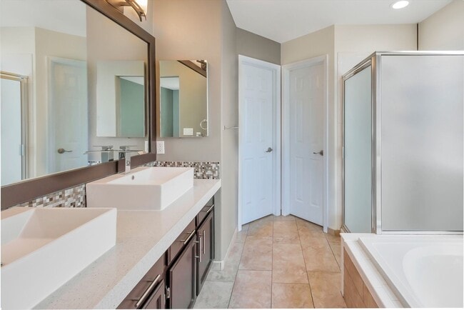 Building Photo - Charming 4 Bedroom 3 Bath in Highlands Ranch!