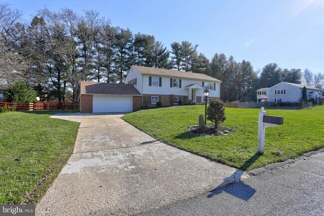 Building Photo - 3229 Ramblewood Rd