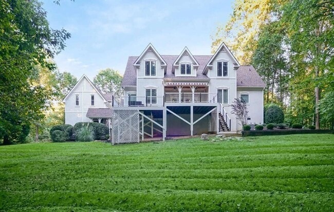 Building Photo - 5909 Greenevers Dr