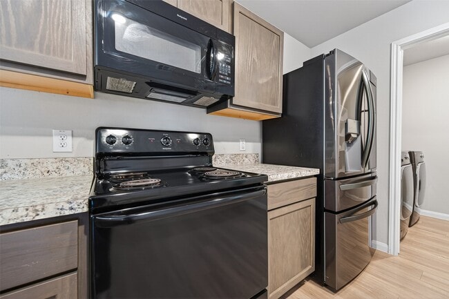 Building Photo - 940 21st St