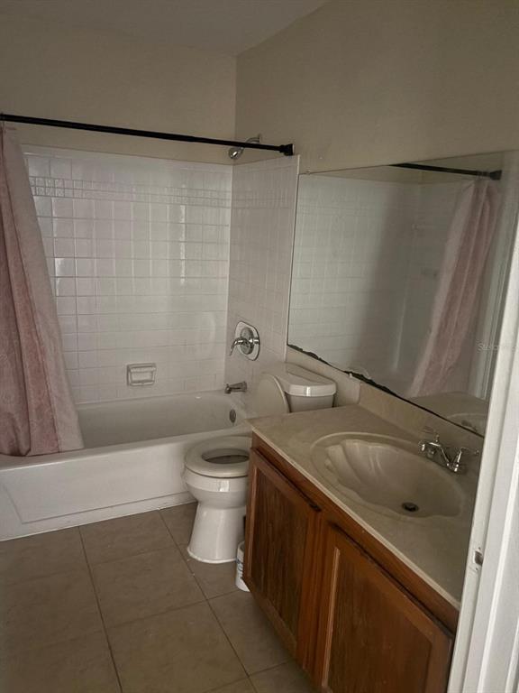Building Photo - 4015 Versailles Dr