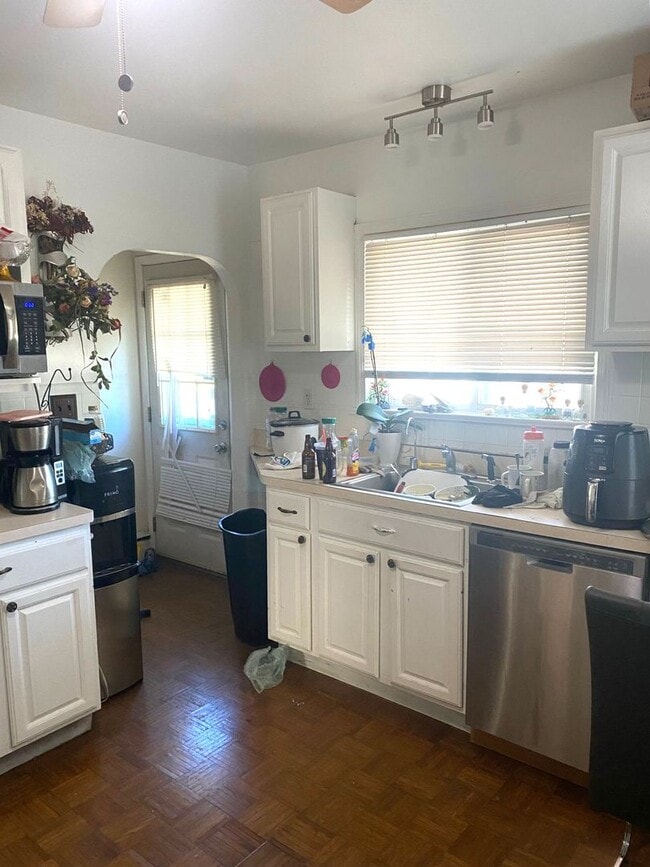 Building Photo - 5817 Keystone St