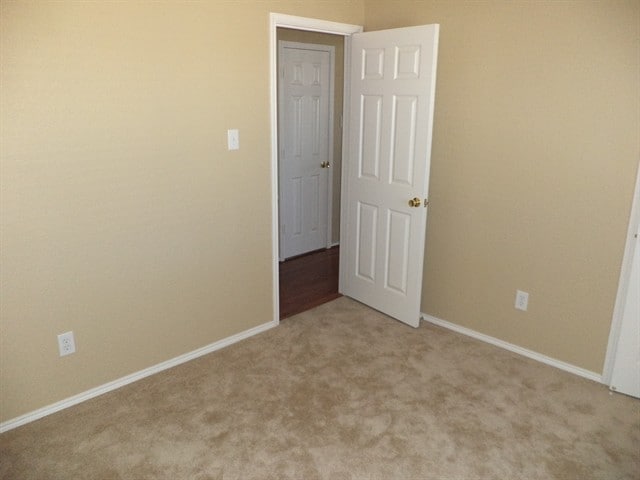 Building Photo - 1601 White Oak Rd