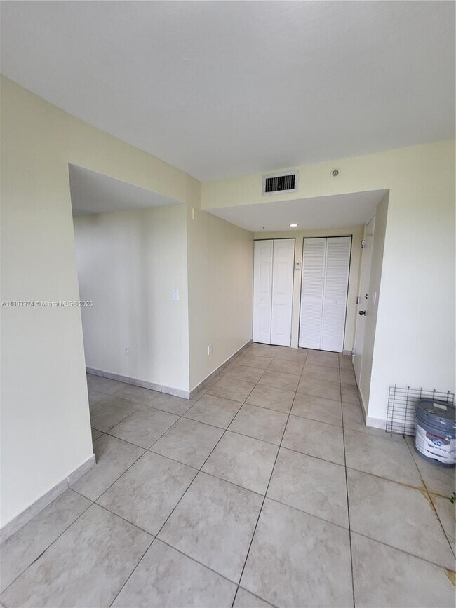 Building Photo - 2647 NW 25th Ave