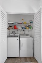 Building Photo - 110 NE 30th St