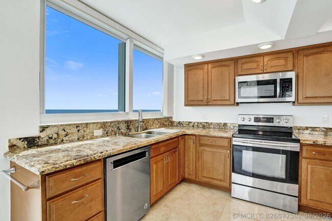 Building Photo - 1360 S Ocean Blvd