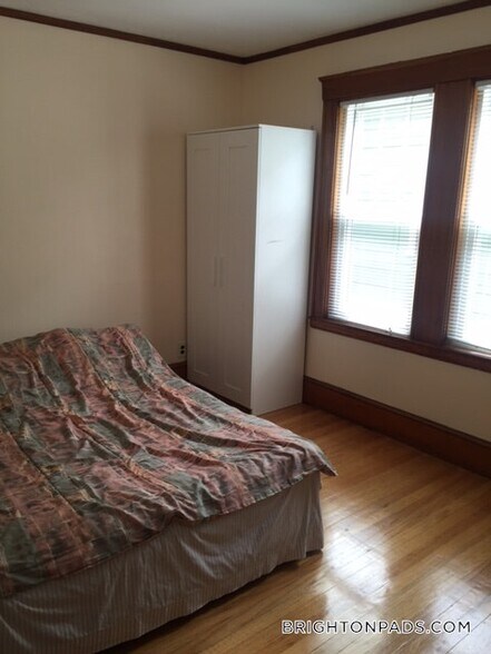 Building Photo - 124 Nonantum St