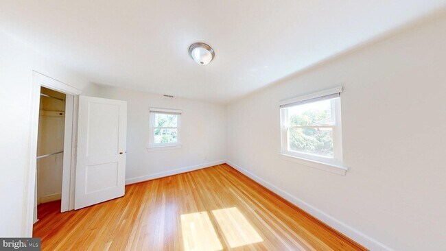 Building Photo - 11 Indian Spring Dr