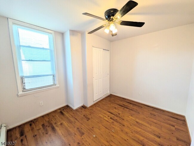 Building Photo - 239 Union Blvd