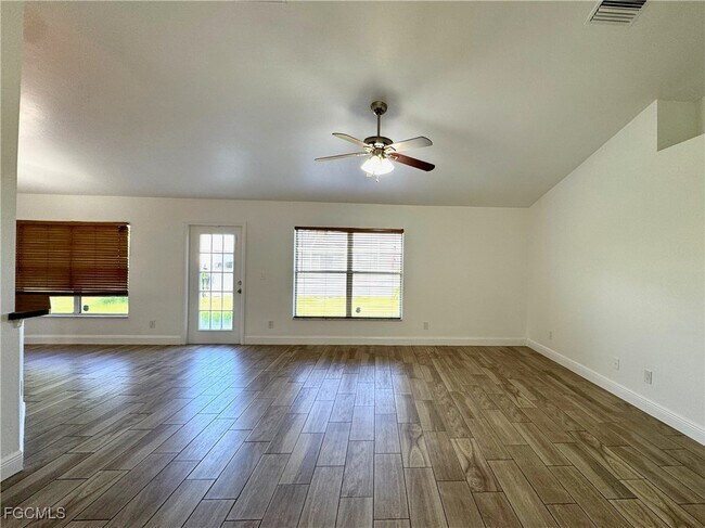 Building Photo - 1300 SW 22nd Ave
