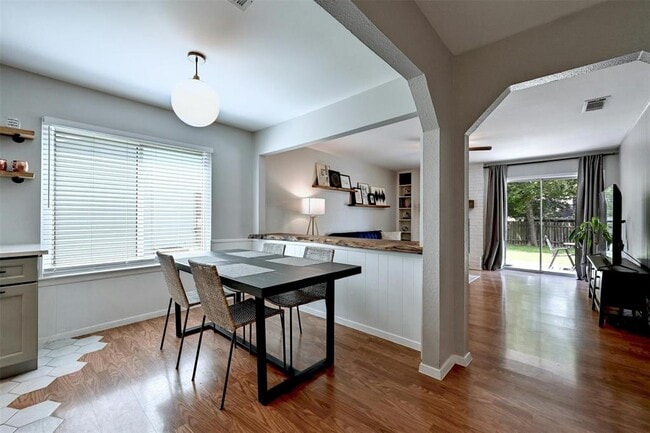 Building Photo - 4613 Cedargrove Dr