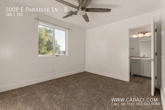 Building Photo - 3009 E Paradise Ln