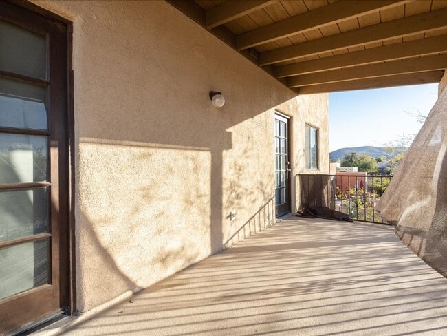 Building Photo - 3 Bedroom 2.5 Bath Two Story Home