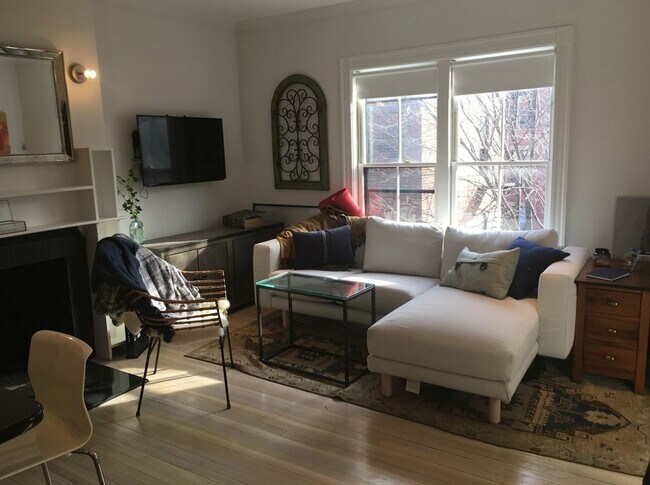 Building Photo - 336 Marlborough St