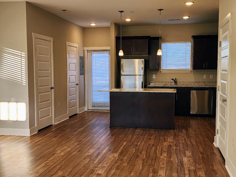 Building Photo - 1021 Wells Way