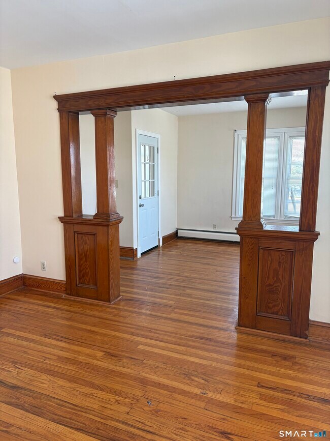 Building Photo - 33 Wilkenda Ave