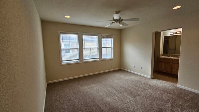 Building Photo - The Courtyards at Dublin Ranch 2Bed/2 Full Bath