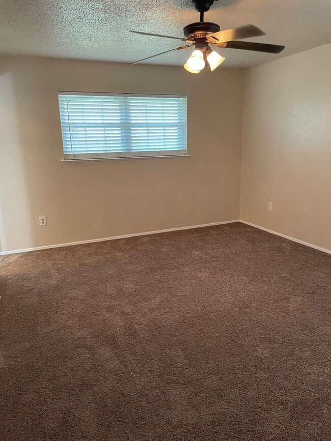 Building Photo - Available Now | Single-Story 3 Bed, 2 Bath | Prime Waco Location | Cul-de-Sac Lot with Garage | P...