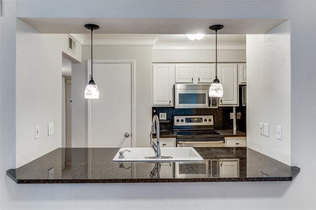 Building Photo - 5925 E University Blvd