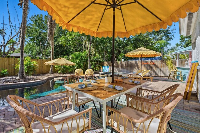 Building Photo - 522 31st St W