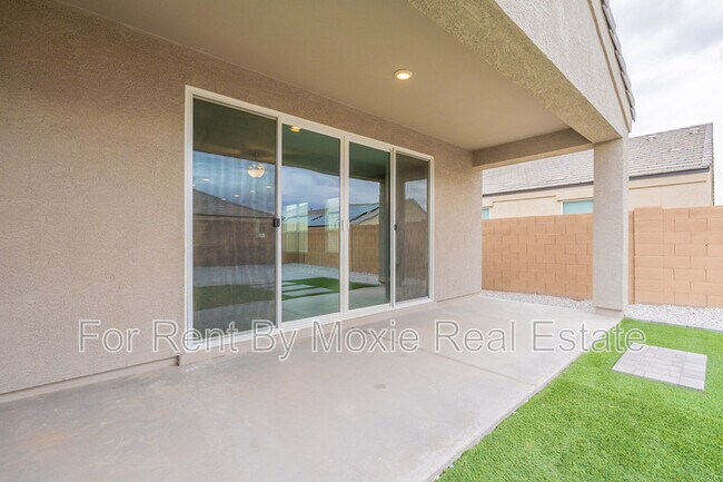Building Photo - 8499 W Sonoma Way