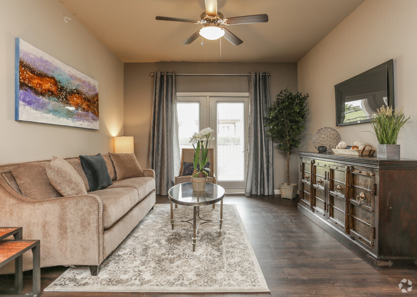 2BR, 2BA - 966SF Living Room - Anderson at Brooks