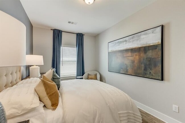 Building Photo - 3901 Constantine Dr