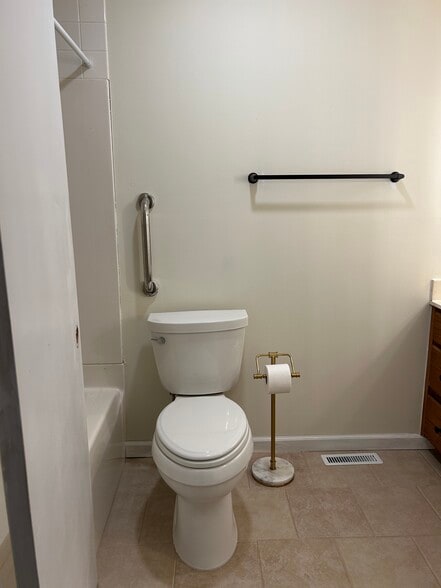 Building Photo - 8817 N Picture Ridge Rd