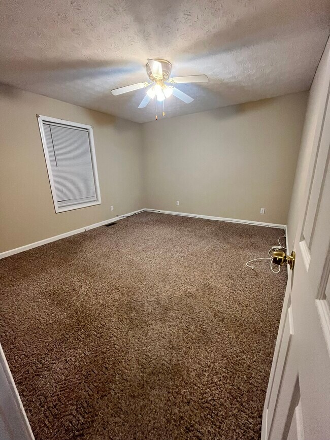 Building Photo - 476 Bill Russell Rd