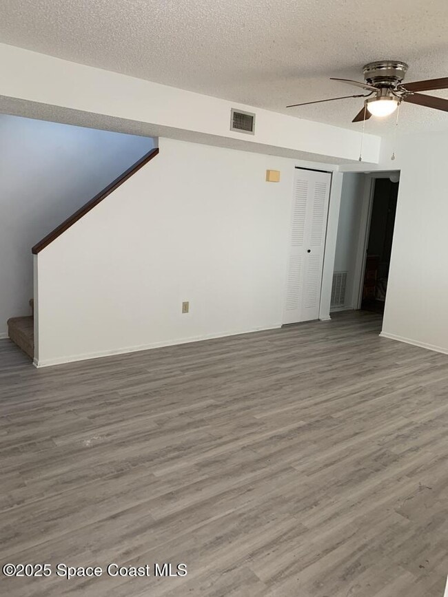 Building Photo - 1485 Malibu Cir NE