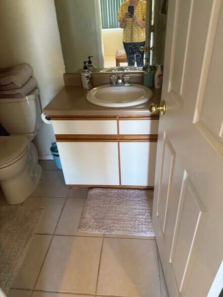 Building Photo - 797 W Mesa Verde Dr