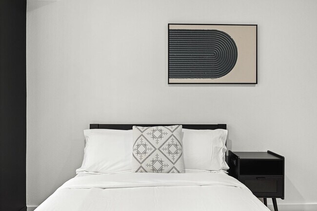 Building Photo - 10777 Ashton Ave