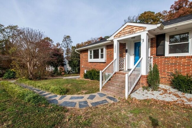 Building Photo - Newly remodeled 3/2.5