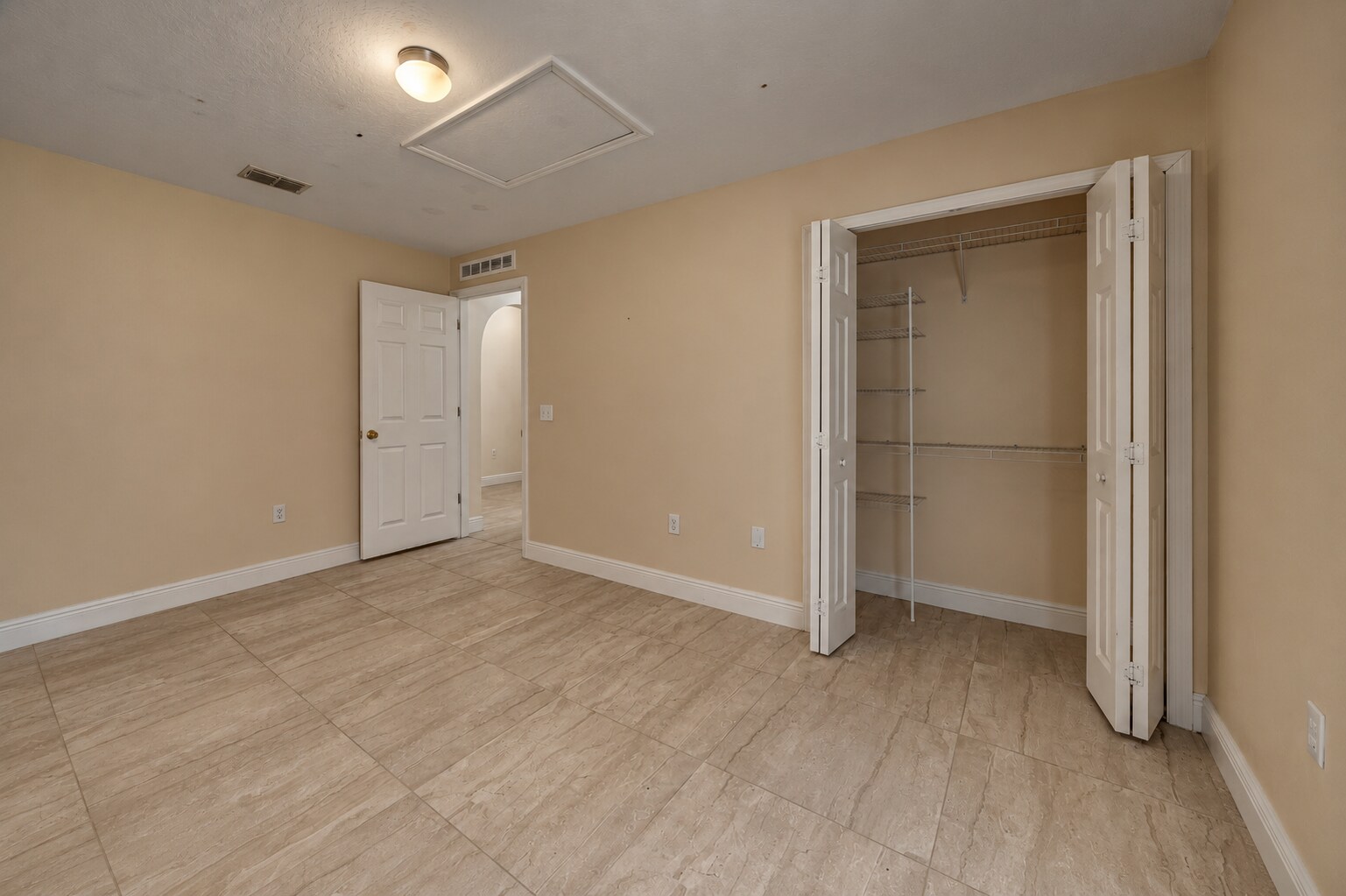 Building Photo - 537 Mason Dr
