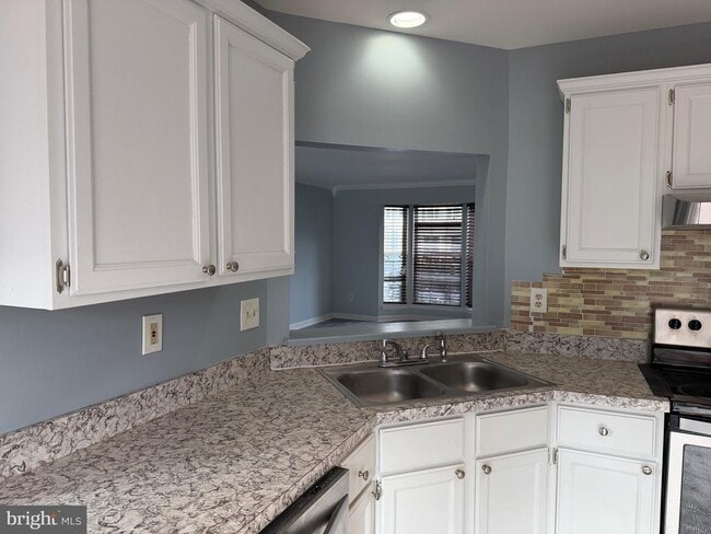 Building Photo - 30 Woodhollow Ct