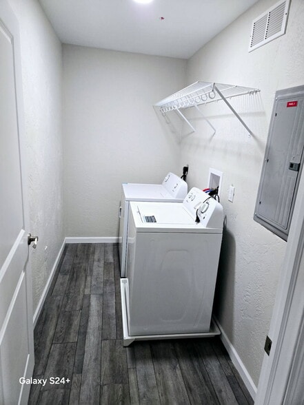 Building Photo - 1357 US-30