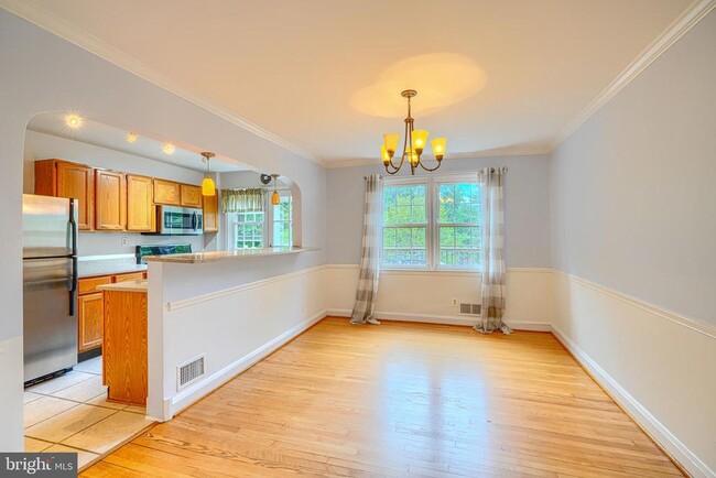 Building Photo - 372 Old Trail