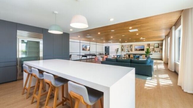 Building Photo - 1133 South Blvd