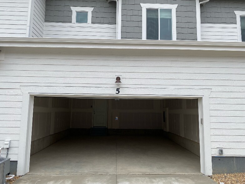 Building Photo - 2078 Autumn Moon Dr