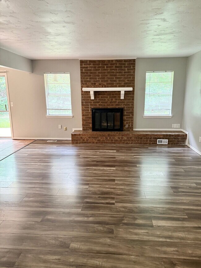 Building Photo - Charming  4-Bedroom Home in the Village!