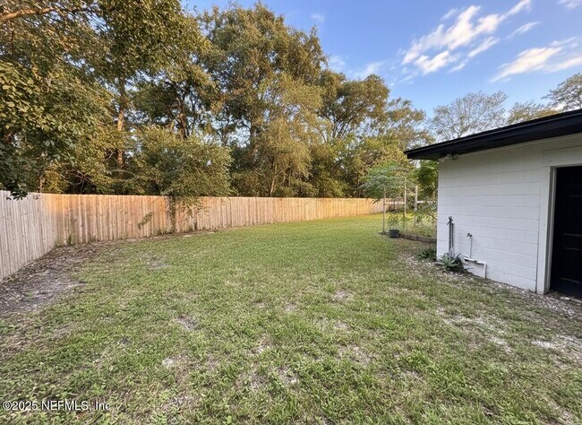 Building Photo - 1836 Agave Cir S