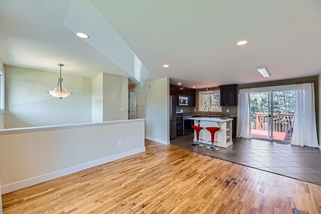 Building Photo - Excellent 4Bed/2Bath Home in Kirkland!