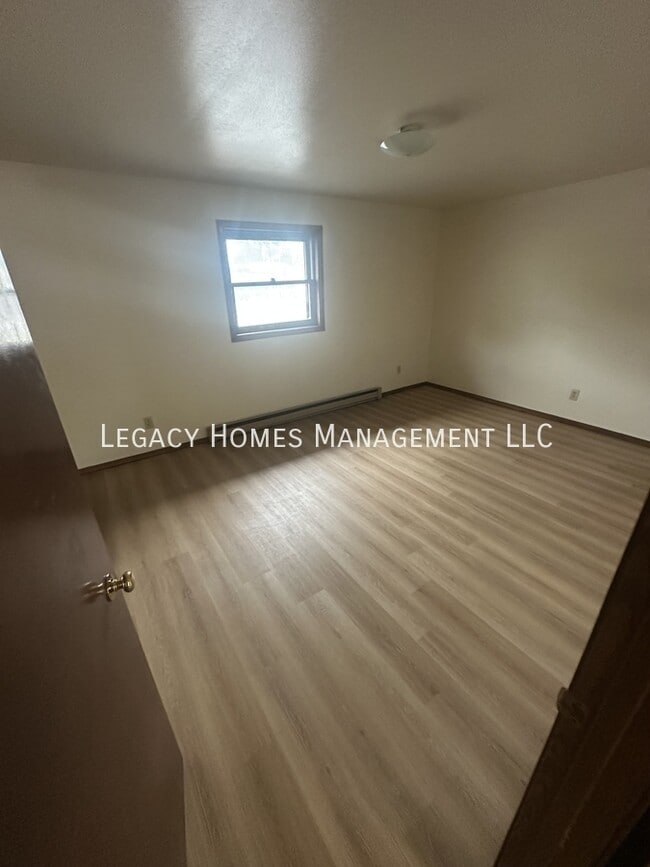 Building Photo - 1023 Lawe St