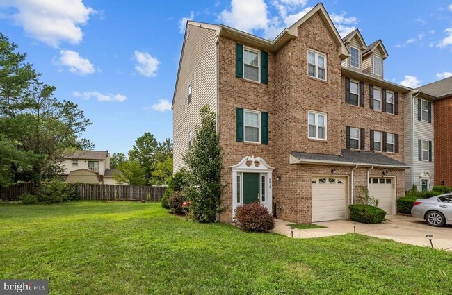 Building Photo - 8819 Hardesty Dr
