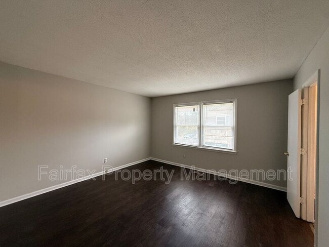 Building Photo - 3221 Dearborn Dr