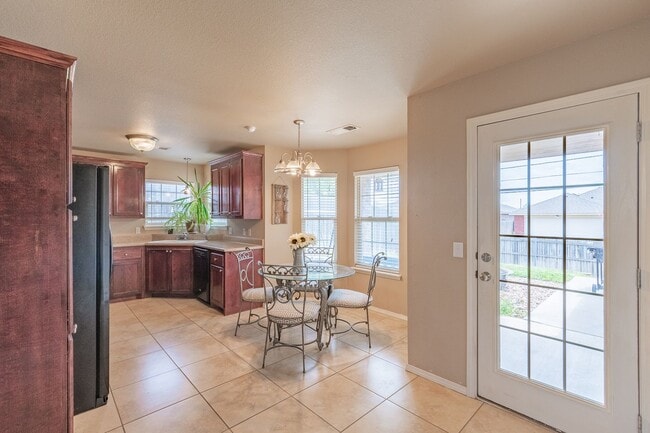 Building Photo - 3/2 in Tradewinds